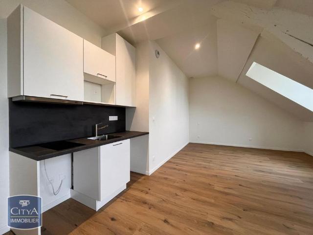 Location Appartement 1 pièce 34m² LAVAL 53000