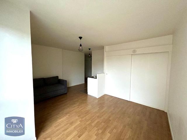 Location Appartement 1 pièce 34m² ST CYR L ECOLE 78210