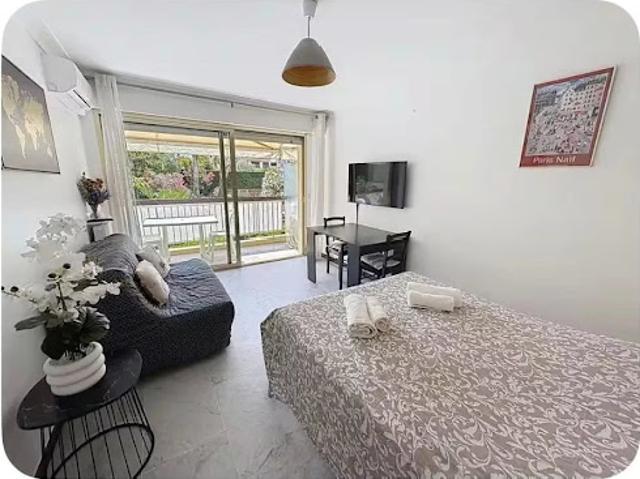 Location Appartement 1 pièce 35 m2 Antibes