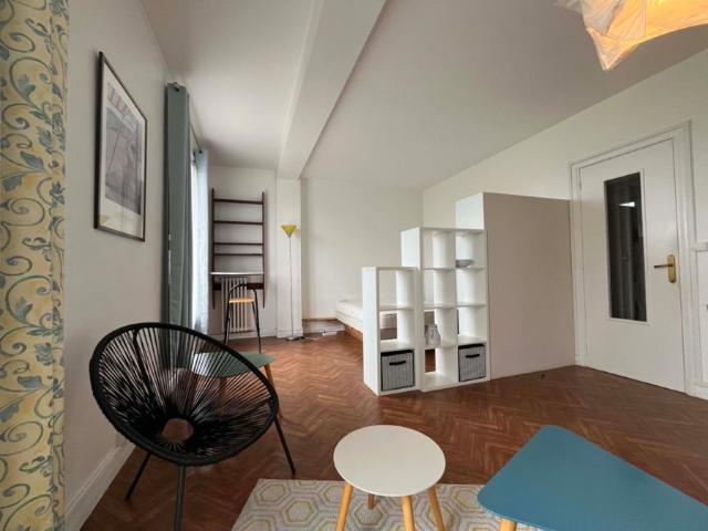 Location Appartement 1 pièce 35m²
