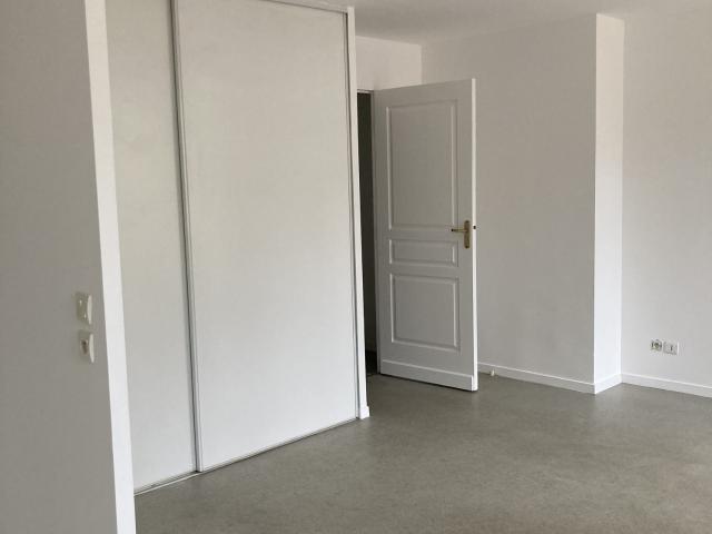 Location Appartement 1 pièce 35m² BORDEAUX 33300