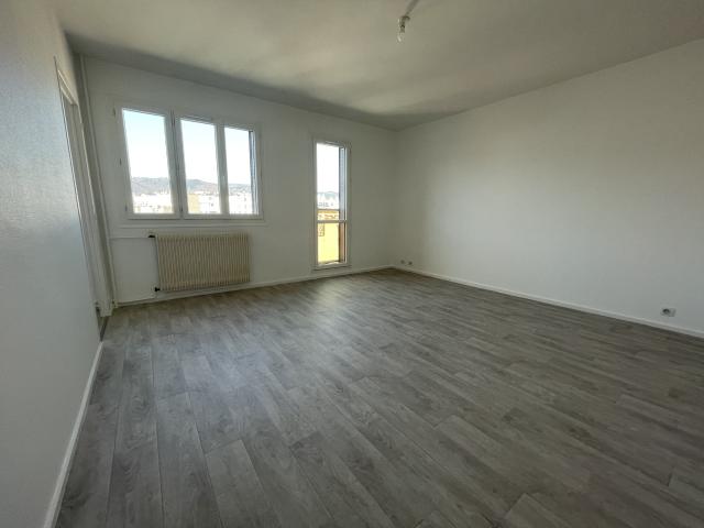 Location Appartement 1 pièce 35m² CLERMONT FERRAND 63000