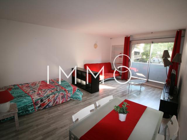 Location Appartement 1 pièce 35m² MARSEILLE 8ème