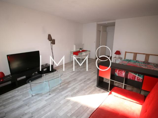 Location Appartement 1 pièce 35m² MARSEILLE 8ème