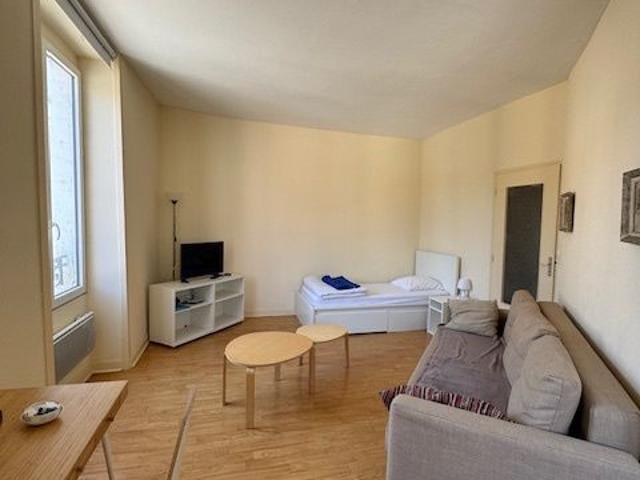 Location Appartement 1 pièce 35m² MONTMORILLON 86500