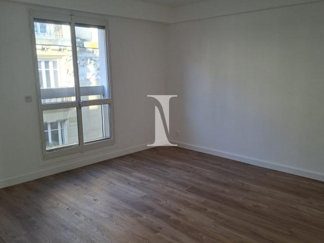 Location Appartement 1 pièce 35m² PARIS 17ème