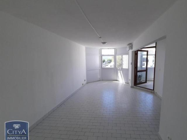 Location Appartement 1 pièce 35m² ST DENIS 97400