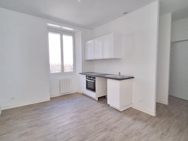 Location Appartement 1 pièce 36 m2 Nontron