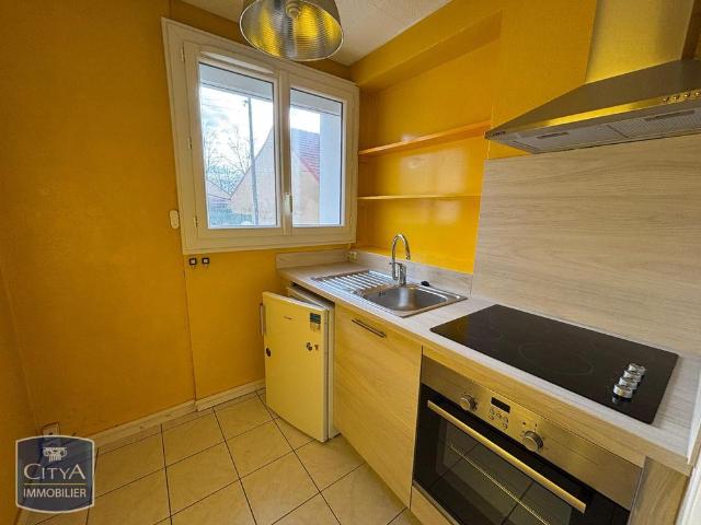 Location Appartement 1 pièce 36m² CHATEAUROUX 36000