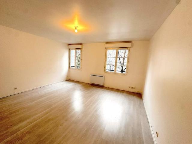 Location Appartement 1 pièce 36m² PARIS 19ème