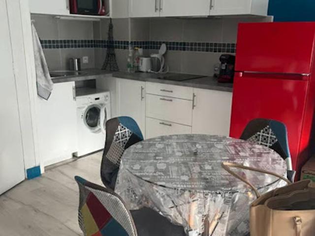 Location Appartement 1 pièce 37 m2 Paris 18ème