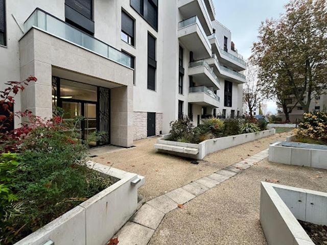 Location Appartement 1 pièce 37.1 m2 Colombes