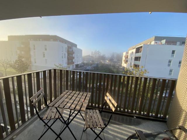Location Appartement 1 pièce 37m² BRUGES 33520