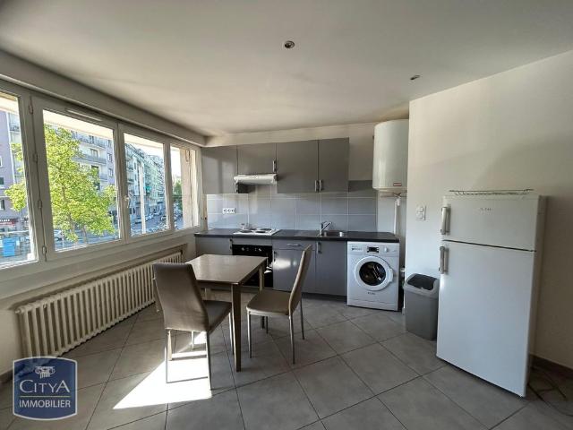 Location Appartement 1 pièce 37m² GRENOBLE 38000