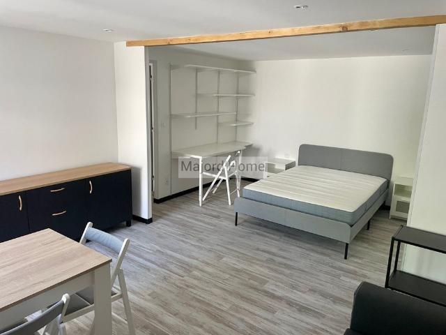 Location Appartement 1 pièce 37m² NIMES 30000