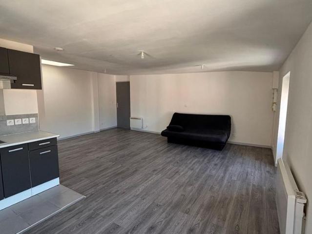 Location Appartement 1 pièce 37m² PRIVAS 07000
