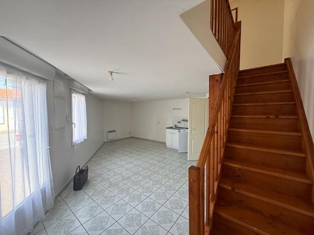 Location appartement 1 pièce, 38.92m², La Roche sur Yon