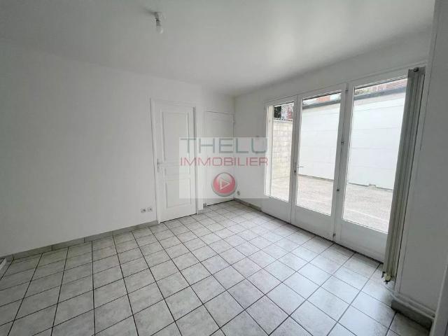 Location Appartement 1 pièce 38m² AMIENS 80000