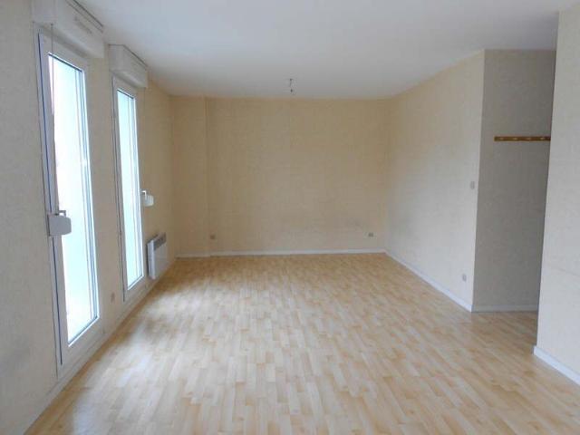 Location Appartement 1 pièce 38m² BESANCON 25000