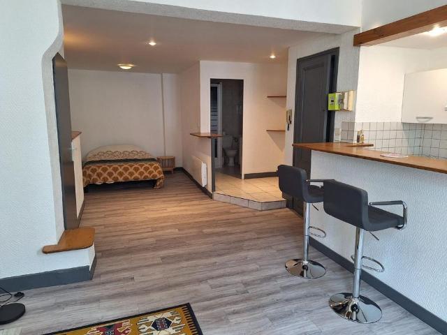 Location Appartement 1 pièce 38m² BORDEAUX 33000