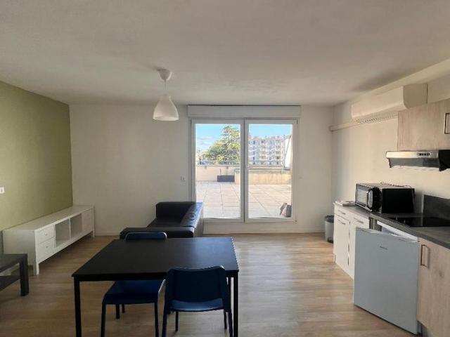 Location Appartement 1 pièce 38m² LYON 7ème
