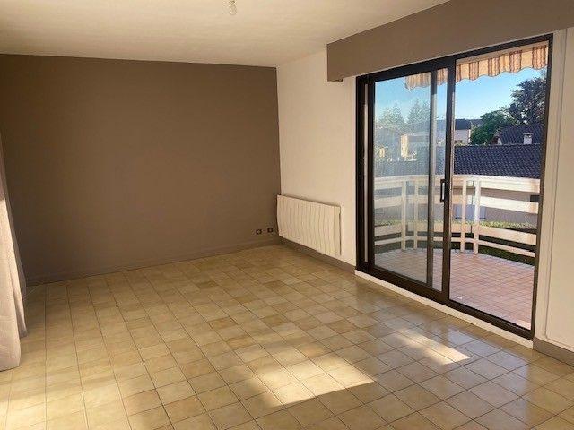 Location Appartement 1 pièce 38m² MONTREVEL EN BRESSE 01340