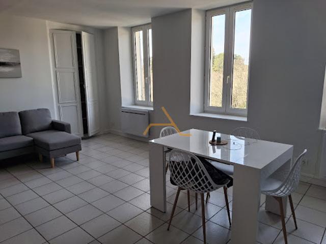 Location Appartement 1 pièce 39 m2 Dieulefit