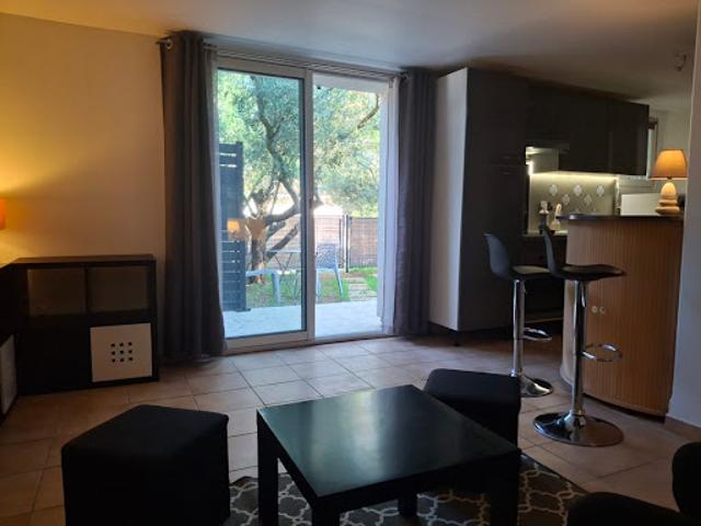 Location Appartement 1 pièce 30 m2 Néoules