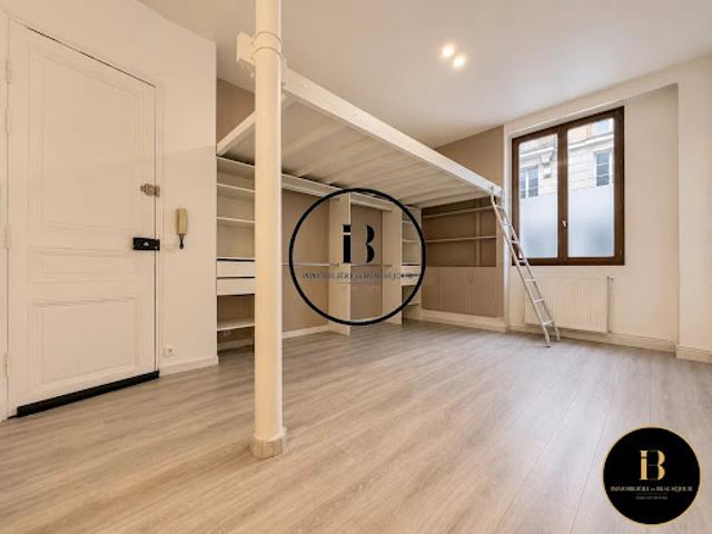Location Appartement 1 pièce 30 m2 Paris 8ème