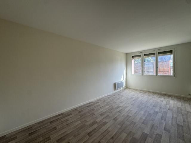 location appartement 1 pièce 30 m² orleans: t1 de 30.93 m² | 9386 durand montouché