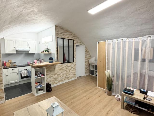 Location appartement 1 pièce, 30.00m², Montpellier