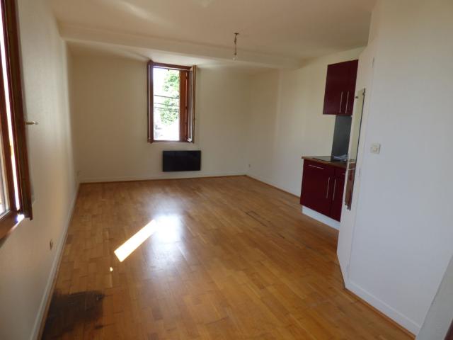 Location appartement 1 pièce, 28.00m², Orléans