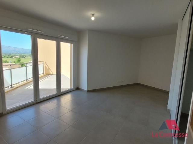 Location Appartement 1 pièce 30m² TRETS 13530