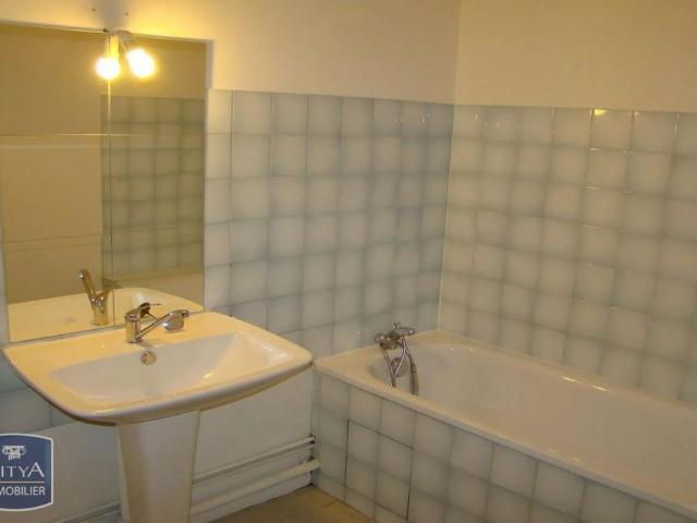 Location Appartement 1 pièce 30m² VITROLLES 13127