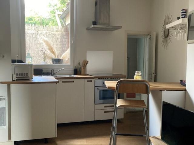 Location Appartement 1 pièce 30m² BORDEAUX 33000
