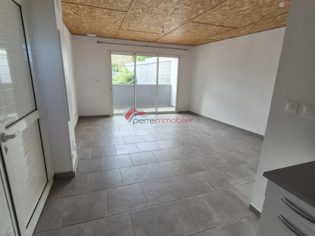 Location Appartement 1 pièce 30m² LE TAMPON 97430