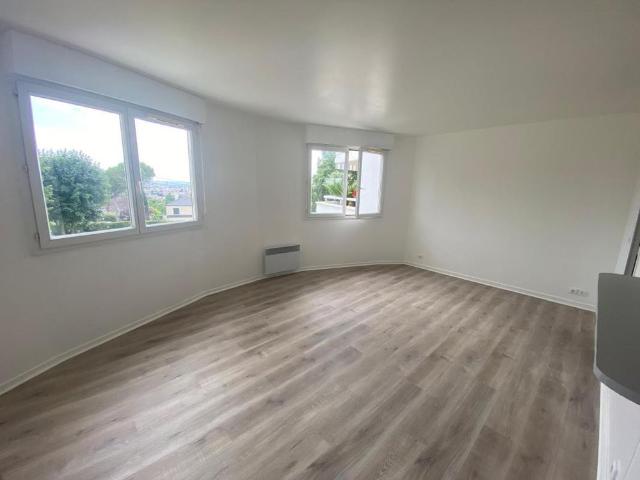 Location Appartement 1 pièce 30m² MONTMORENCY 95160