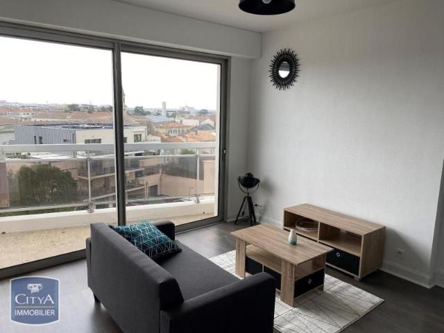 Location Appartement 1 pièce 30m² NIORT 79000