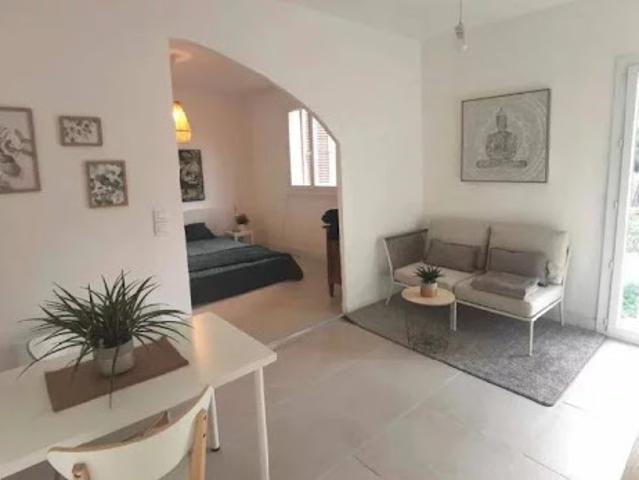 Location Appartement 1 pièce 31 m2 Vence