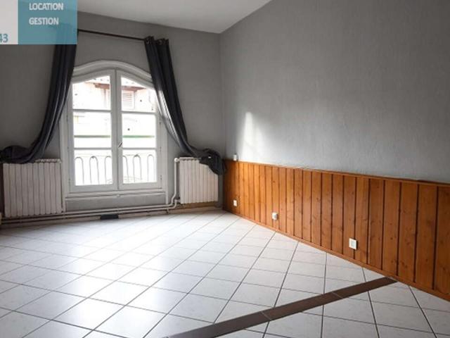 Location appartement 1 pièce 31 m² Le Puy en Velay 43000