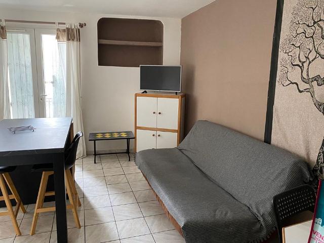 Location appartement 1 pièce, 31.60m², Bédarieux