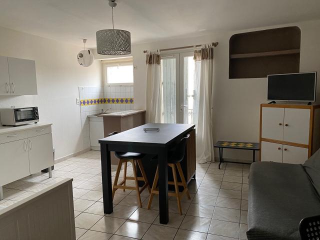Location appartement 1 pièce, 31.60m², Bédarieux