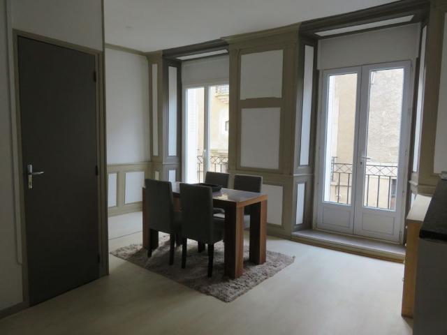 Location Appartement 1 pièce 31m² BELLAC 87300