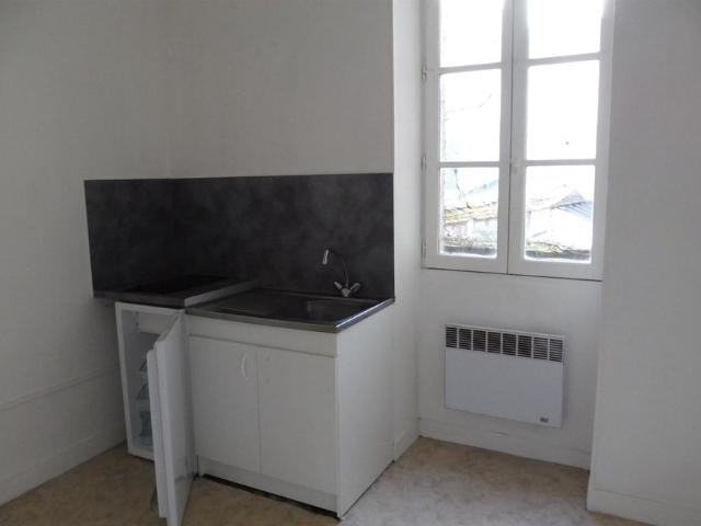 Location Appartement 1 pièce 31m² FONTAINEBLEAU 77300