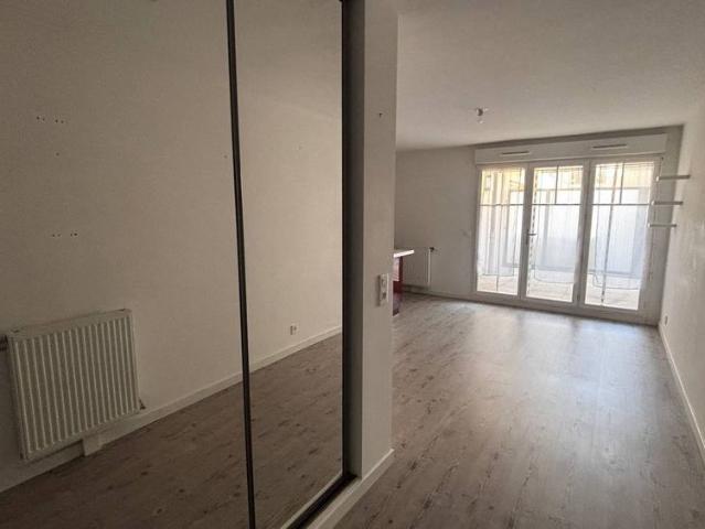 Location Appartement 1 pièce 31m² GROSLAY 95410