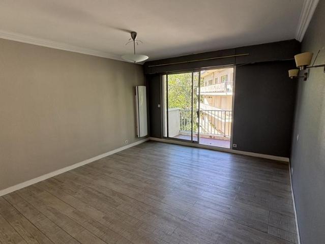 Location Appartement 1 pièce 31m² NANTES 44000