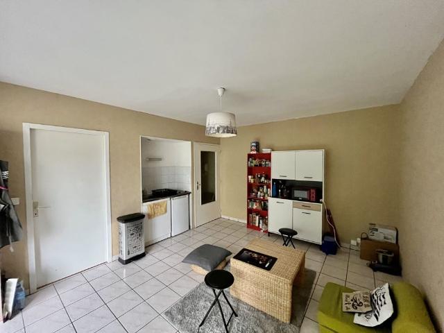 Location Appartement 1 pièce 31m² RODEZ 12000