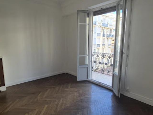 Location Appartement 1 pièce 32 m2 Nice