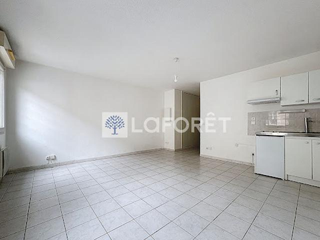 Location Appartement 1 pièce 32 m2 Nimes