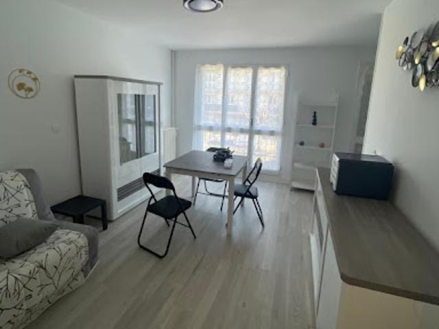 Location Appartement 1 pièce 32 m2 Cosne Cours sur Loire